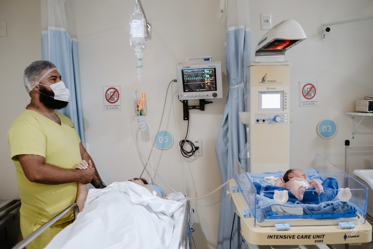 Nascimento do Davi na maternidade Santa Helena em Florianópolis por Thiago Braga Fotografia.