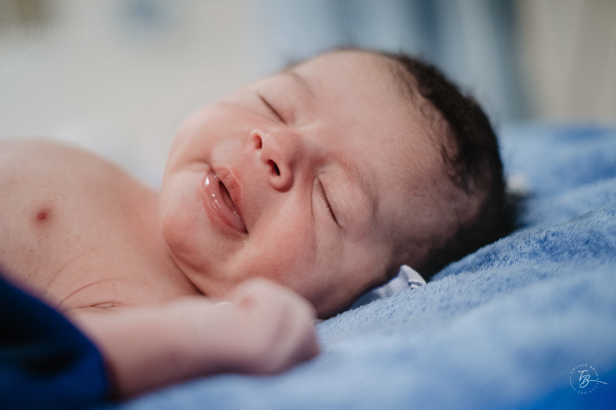 Nascimento do Davi na maternidade Santa Helena em Florianópolis por Thiago Braga Fotografia.