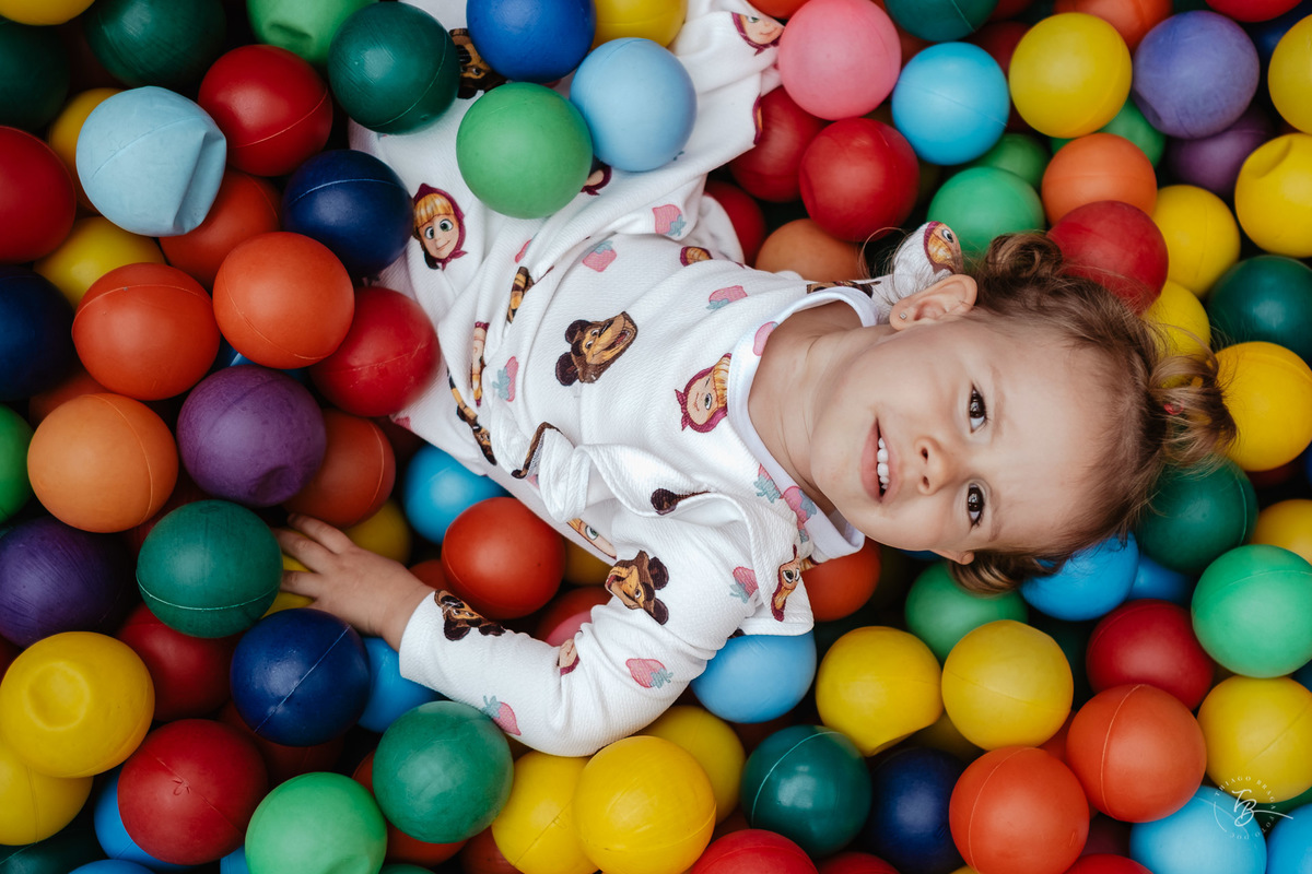 Festa infantil em casa, no salão de festa do condomínio, fotos por Thiago Braga fotografia