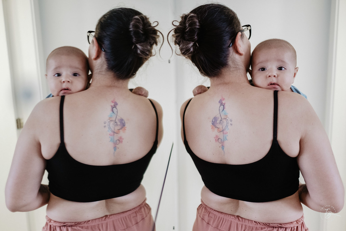 4 meses do Isaac. Ensaio em casa família e bebê por Thiago Braga fotografia.