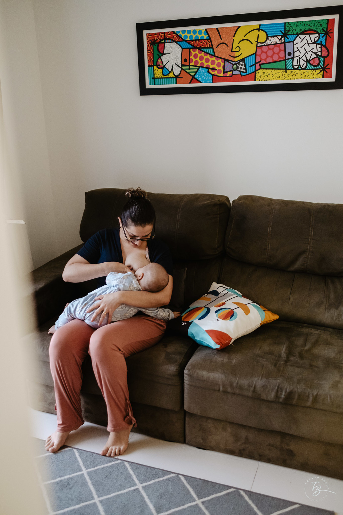 4 meses do Isaac. Ensaio em casa família e bebê por Thiago Braga fotografia.