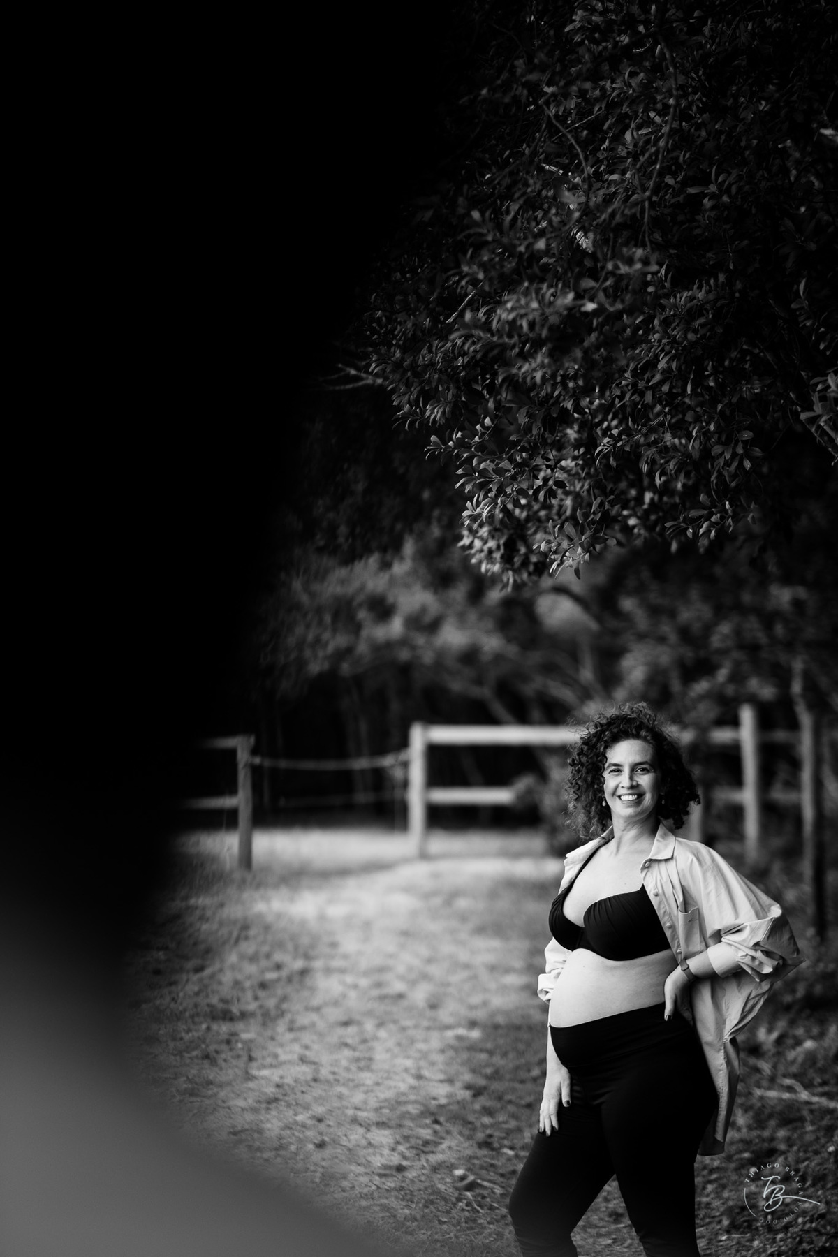 Ensaio gestante a espera do Nando na hípica Equilibre em Florianópolis, campeche por Thiago Braga