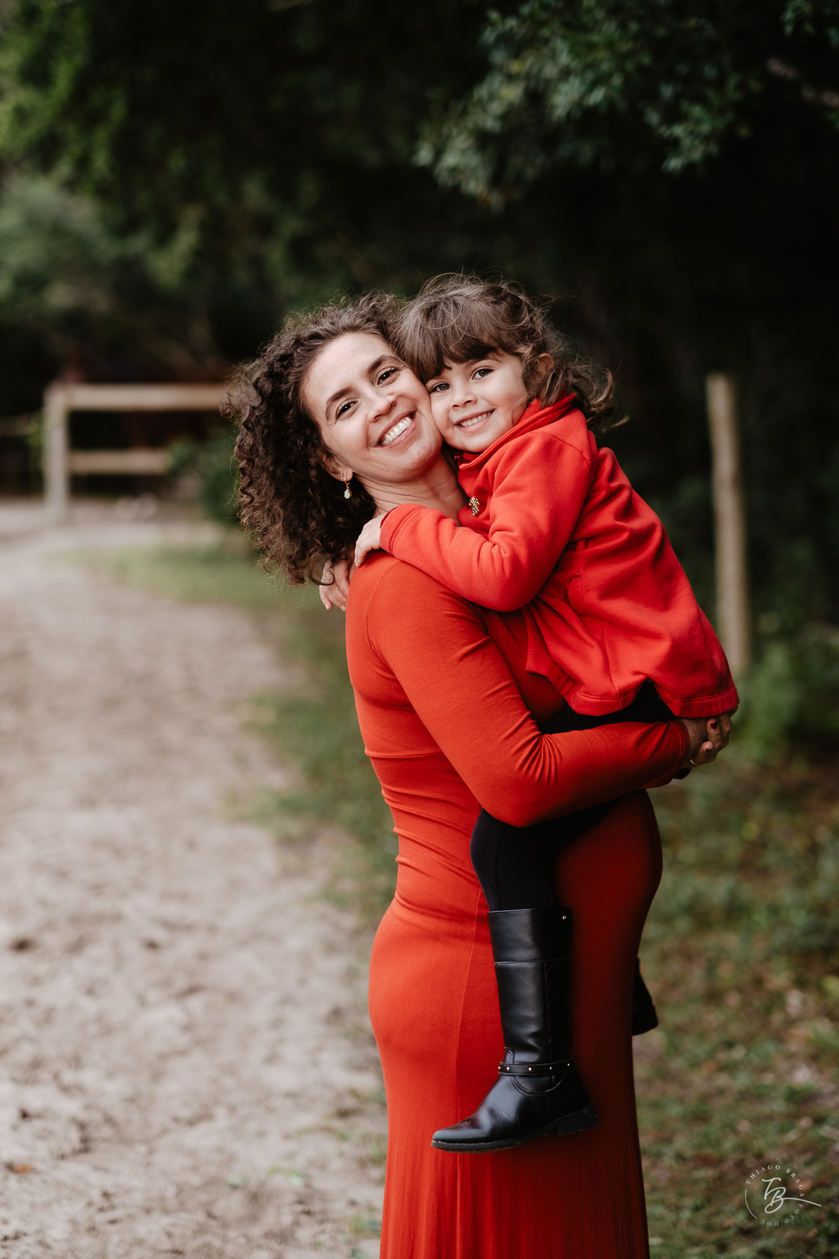 Ensaio gestante a espera do Nando na hípica Equilibre em Florianópolis, campeche por Thiago Braga