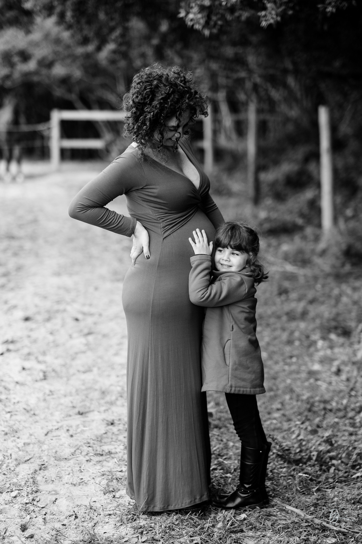 Ensaio gestante a espera do Nando na hípica Equilibre em Florianópolis, campeche por Thiago Braga