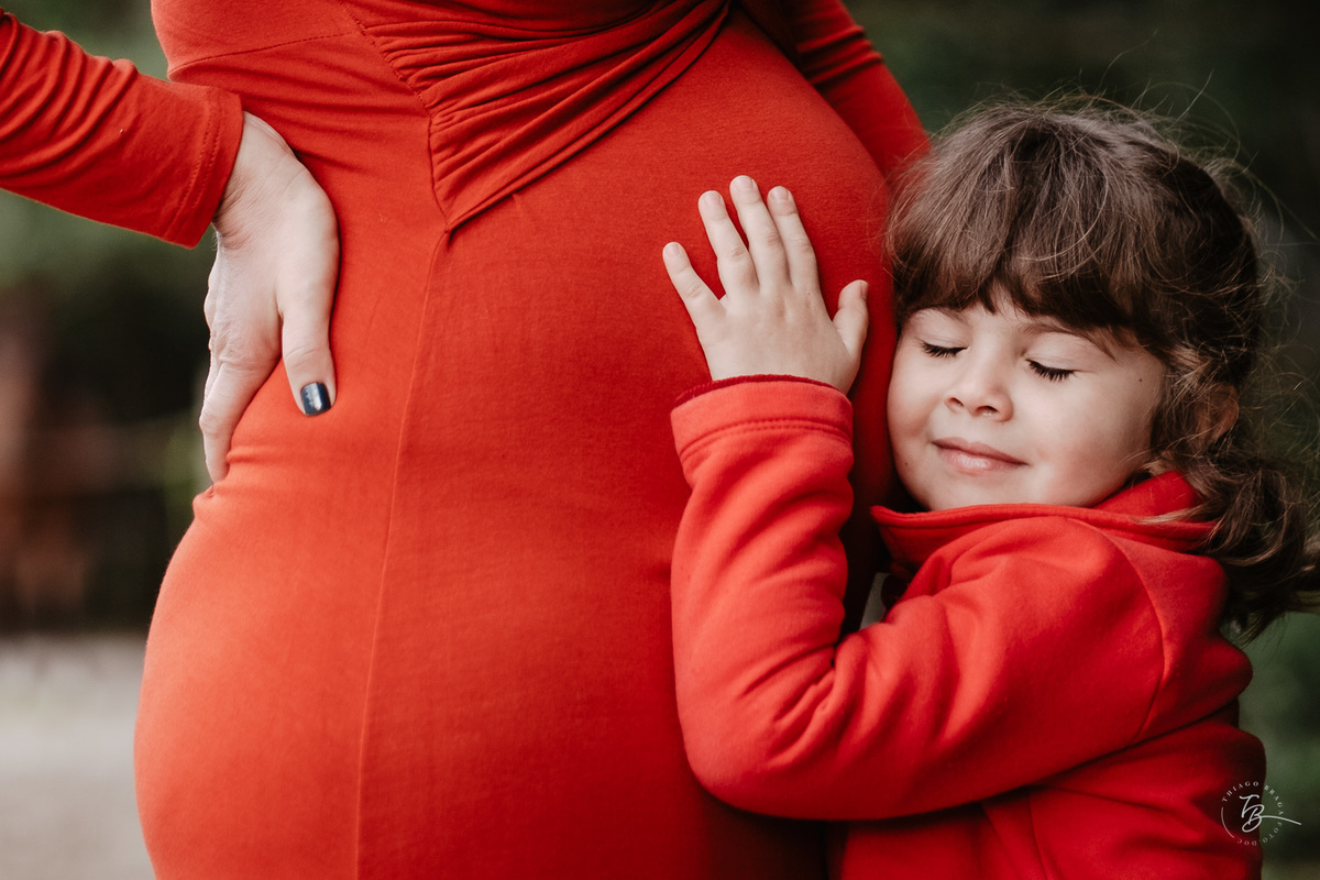 Ensaio gestante a espera do Nando na hípica Equilibre em Florianópolis, campeche por Thiago Braga