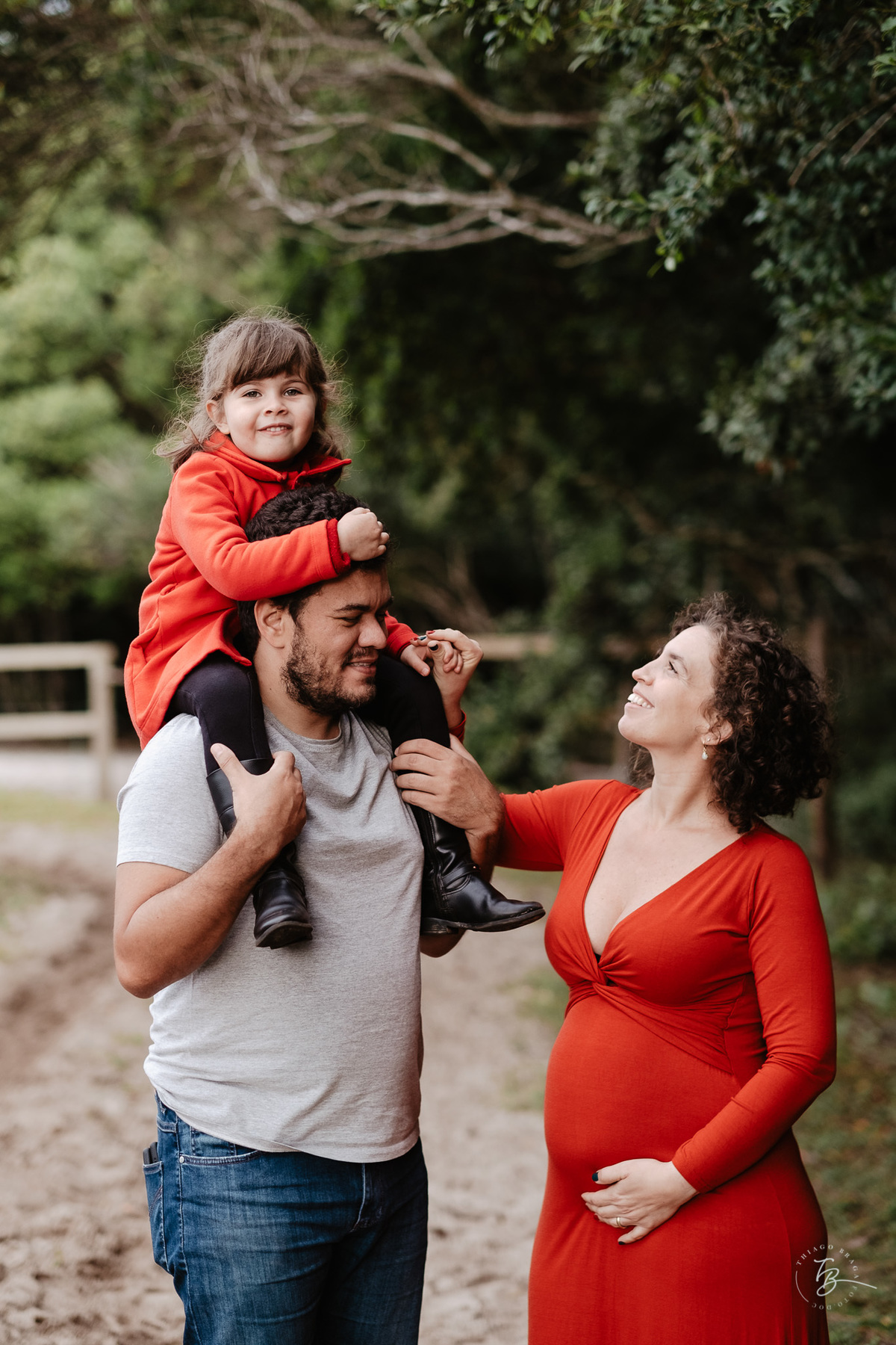 Ensaio gestante a espera do Nando na hípica Equilibre em Florianópolis, campeche por Thiago Braga