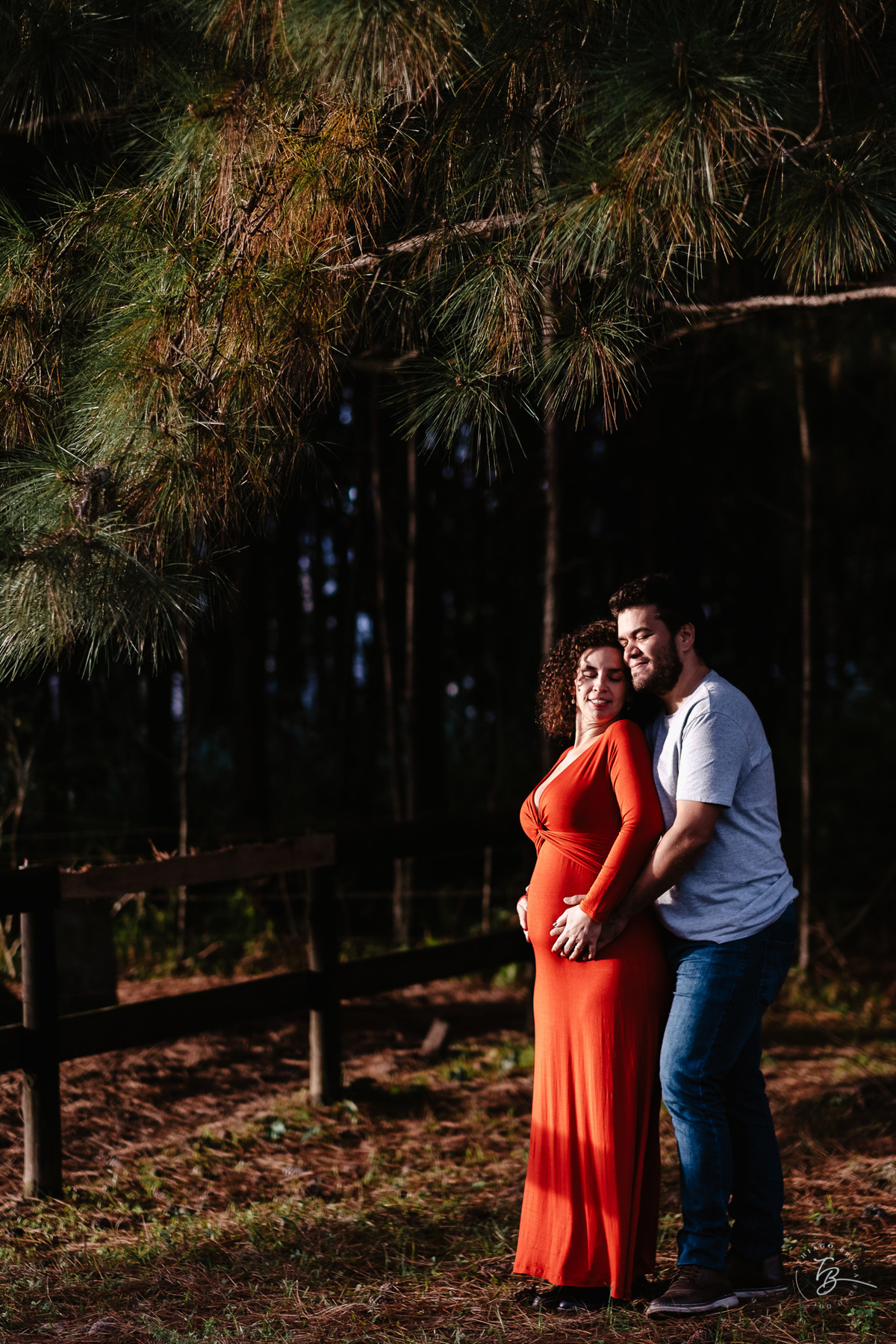 Ensaio gestante a espera do Nando na hípica Equilibre em Florianópolis, campeche por Thiago Braga