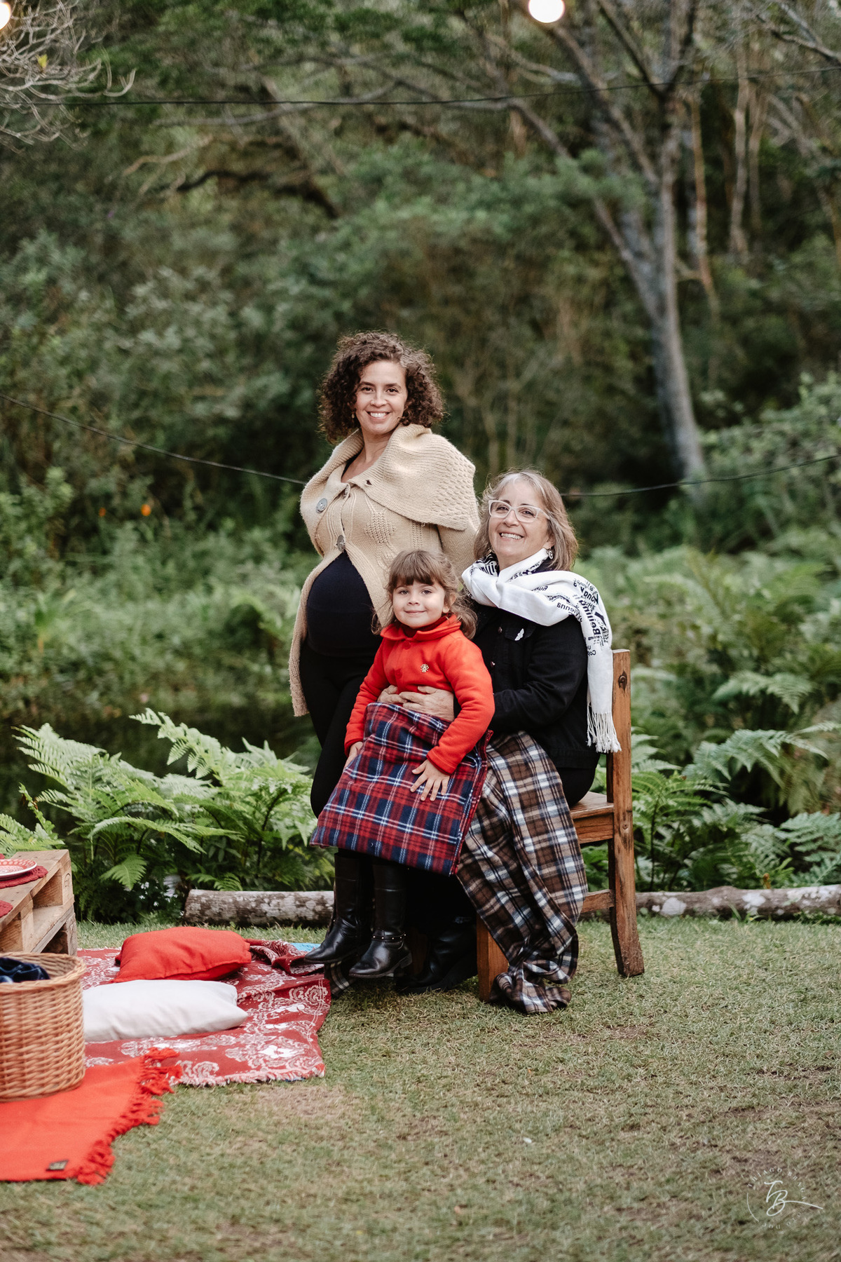 Ensaio gestante a espera do Nando na hípica Equilibre em Florianópolis, campeche por Thiago Braga