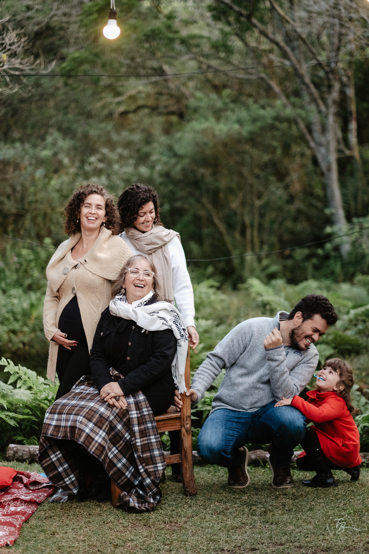 Ensaio gestante a espera do Nando na hípica Equilibre em Florianópolis, campeche por Thiago Braga