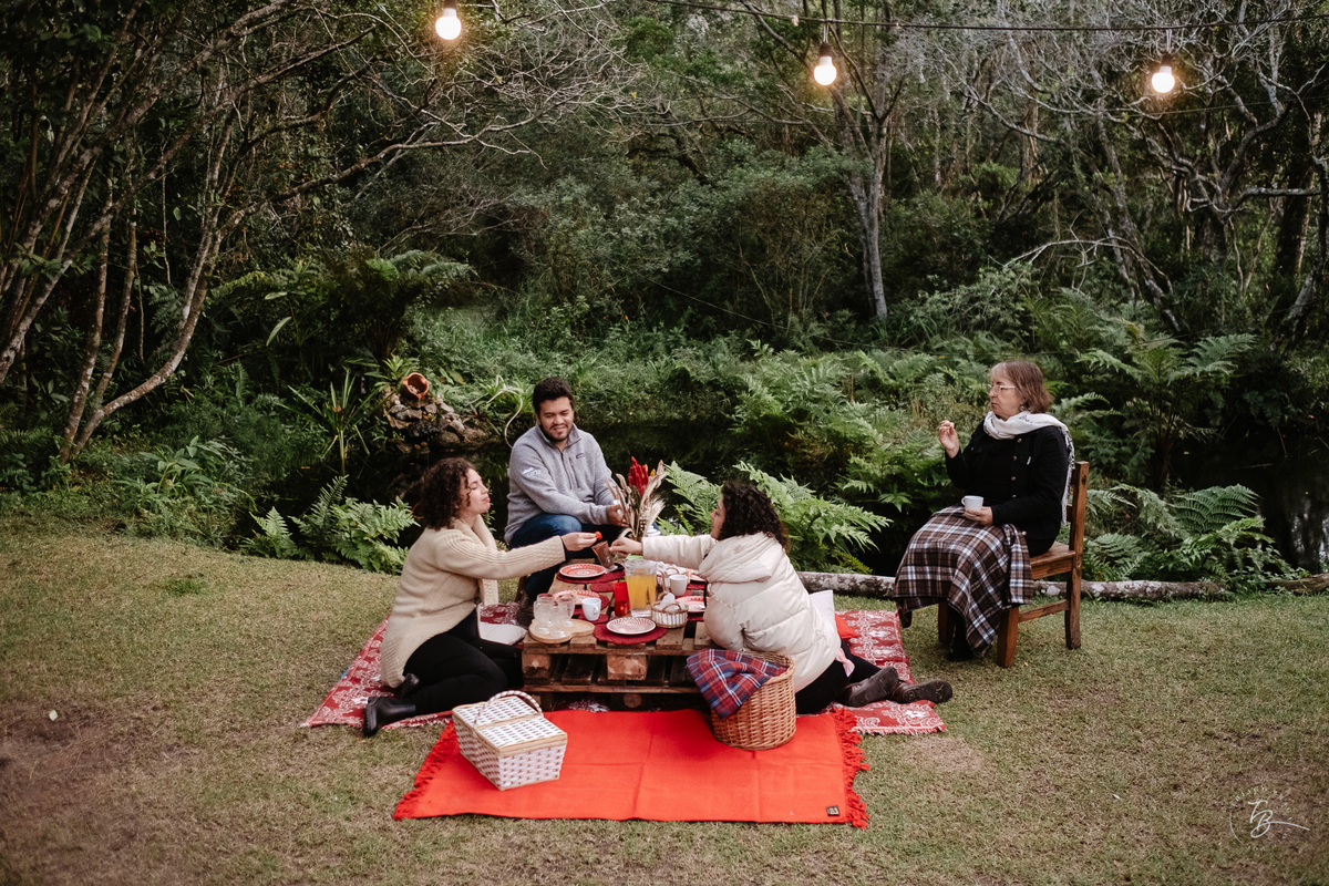 Ensaio gestante a espera do Nando na hípica Equilibre em Florianópolis, campeche por Thiago Braga