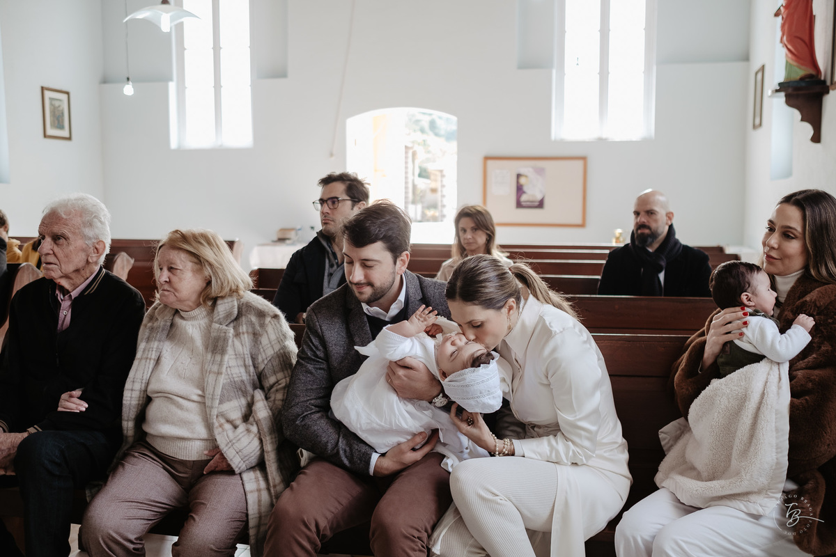 Fotografia de batizado documental em Anitápolis por Thiago Braga