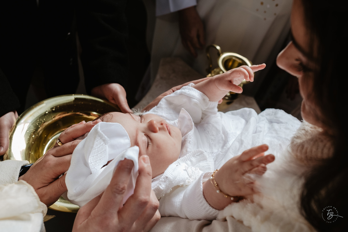 Fotografia de batizado documental em Anitápolis por Thiago Braga
