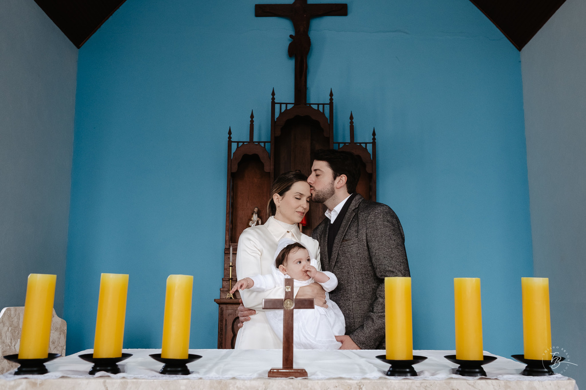 Fotografia de batizado documental em Anitápolis por Thiago Braga