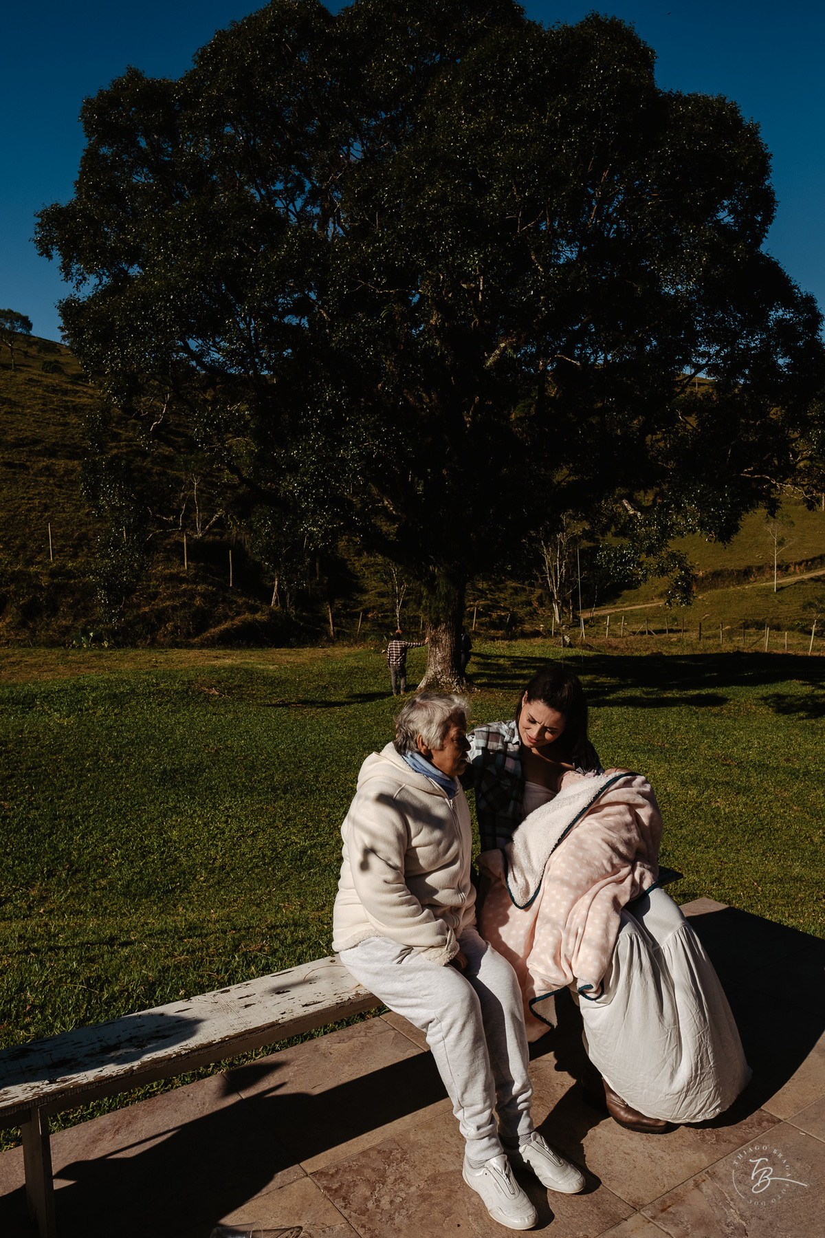 Fotografia documental de aniversário, o dia da Juju, por Thiago Braga Fotografia na Cabana do Vale em Águas Mornas/SC.