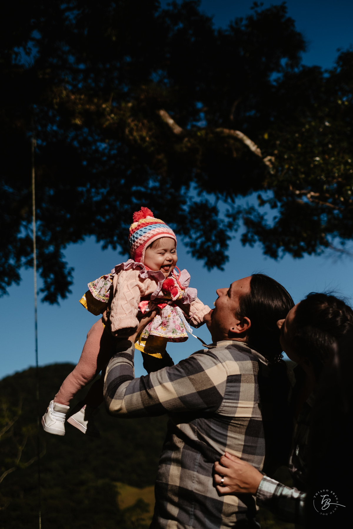 Fotografia documental de aniversário, o dia da Juju, por Thiago Braga Fotografia na Cabana do Vale em Águas Mornas/SC.
