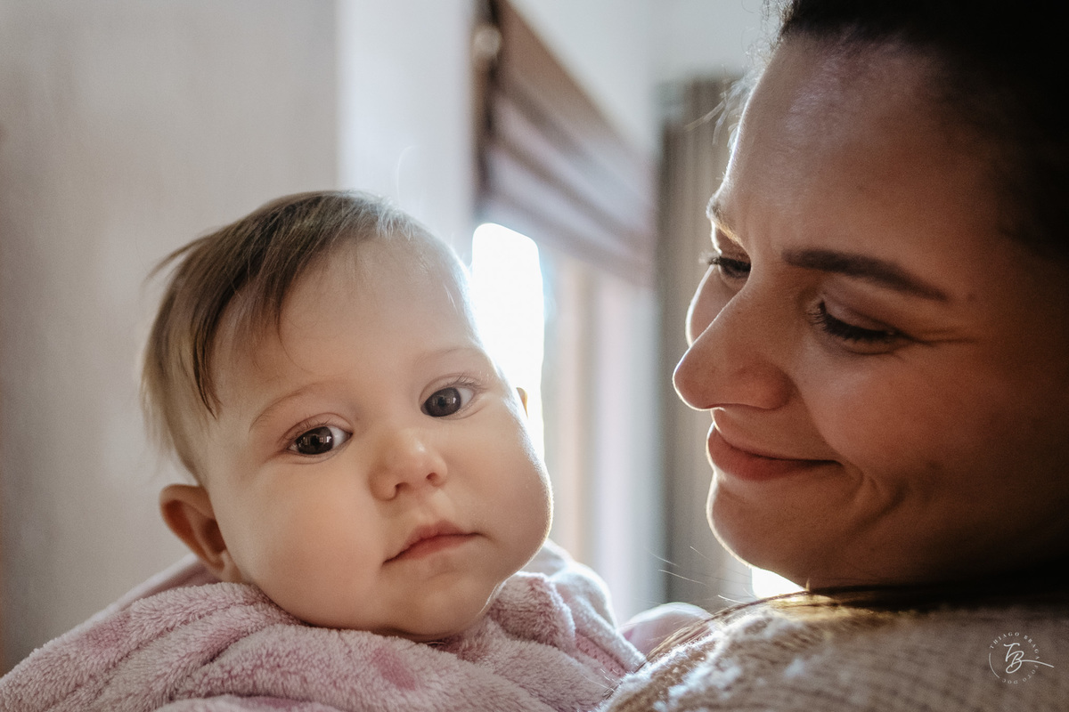 Fotografia documental de aniversário, o dia da Juju, por Thiago Braga Fotografia na Cabana do Vale em Águas Mornas/SC.