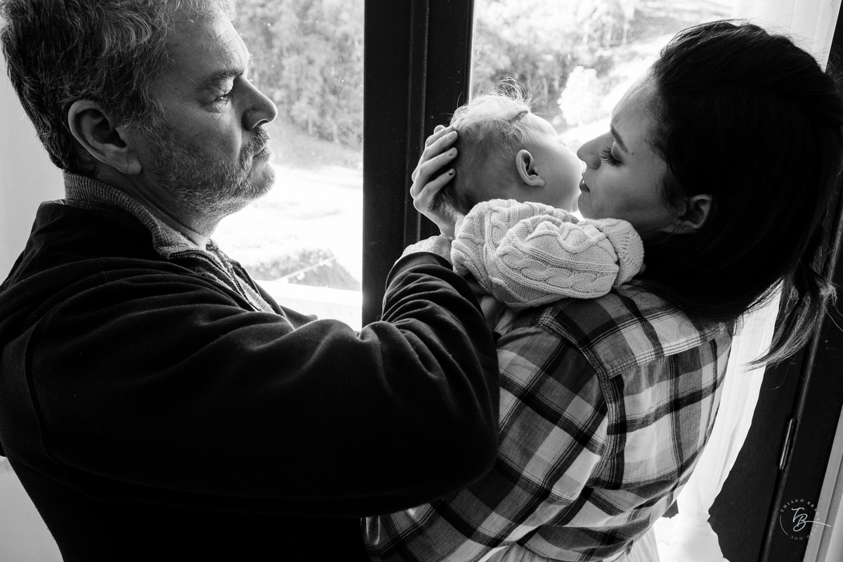 Fotografia documental de aniversário, o dia da Juju, por Thiago Braga Fotografia na Cabana do Vale em Águas Mornas/SC.