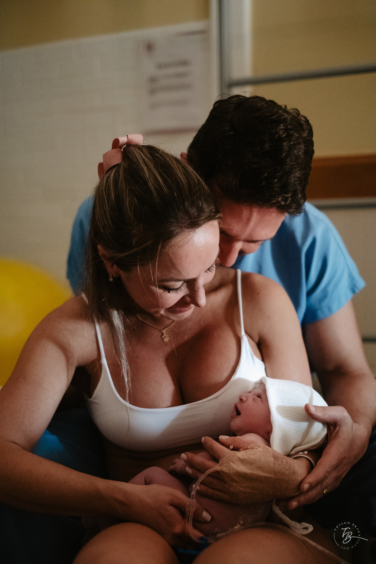 Fotografia de parto normal, na maternidade ilha por Thiago Braga