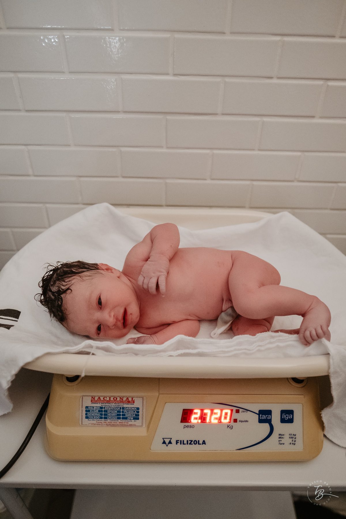 Fotografia de parto normal, na maternidade ilha por Thiago Braga