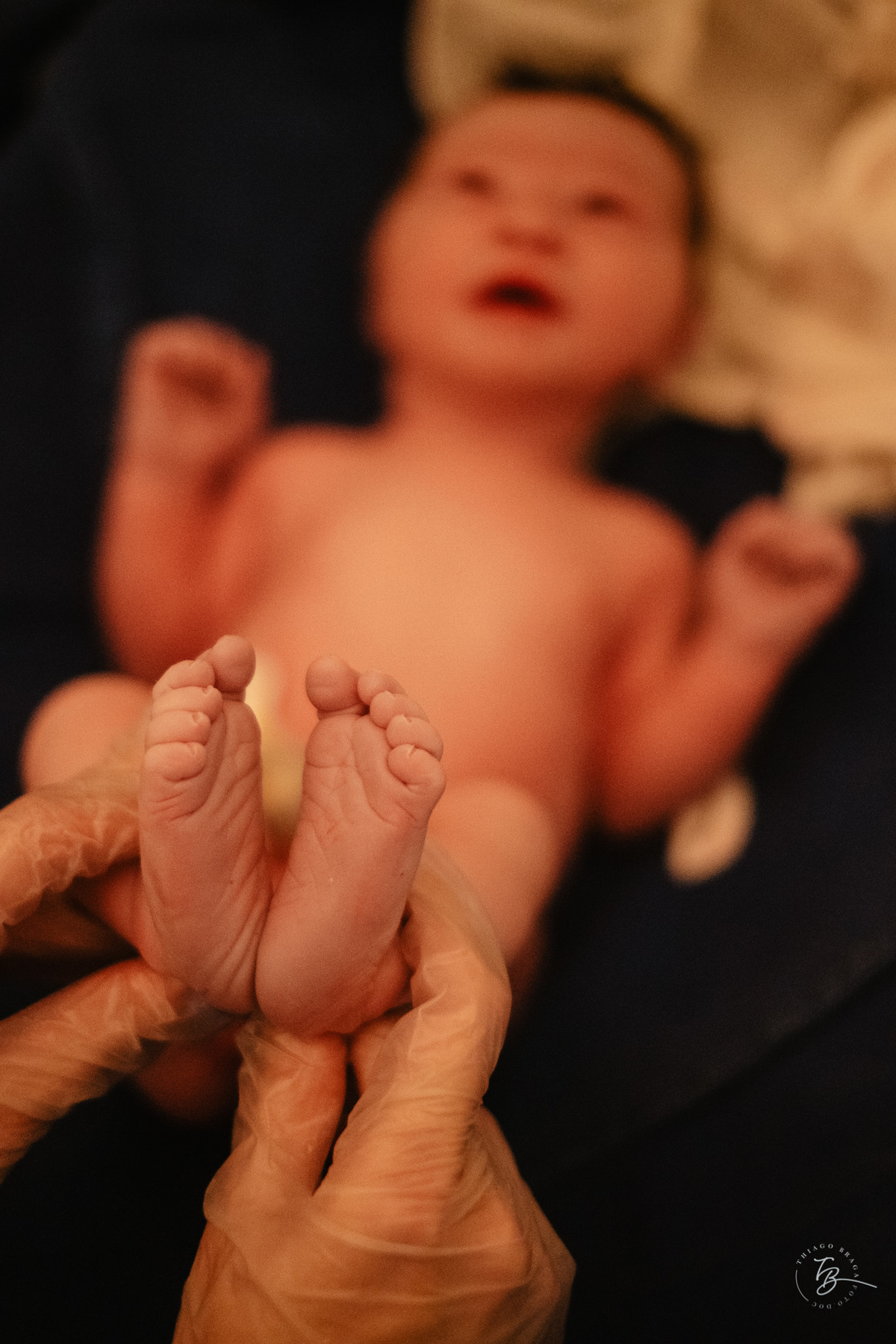 Fotografia de parto normal, na maternidade ilha por Thiago Braga