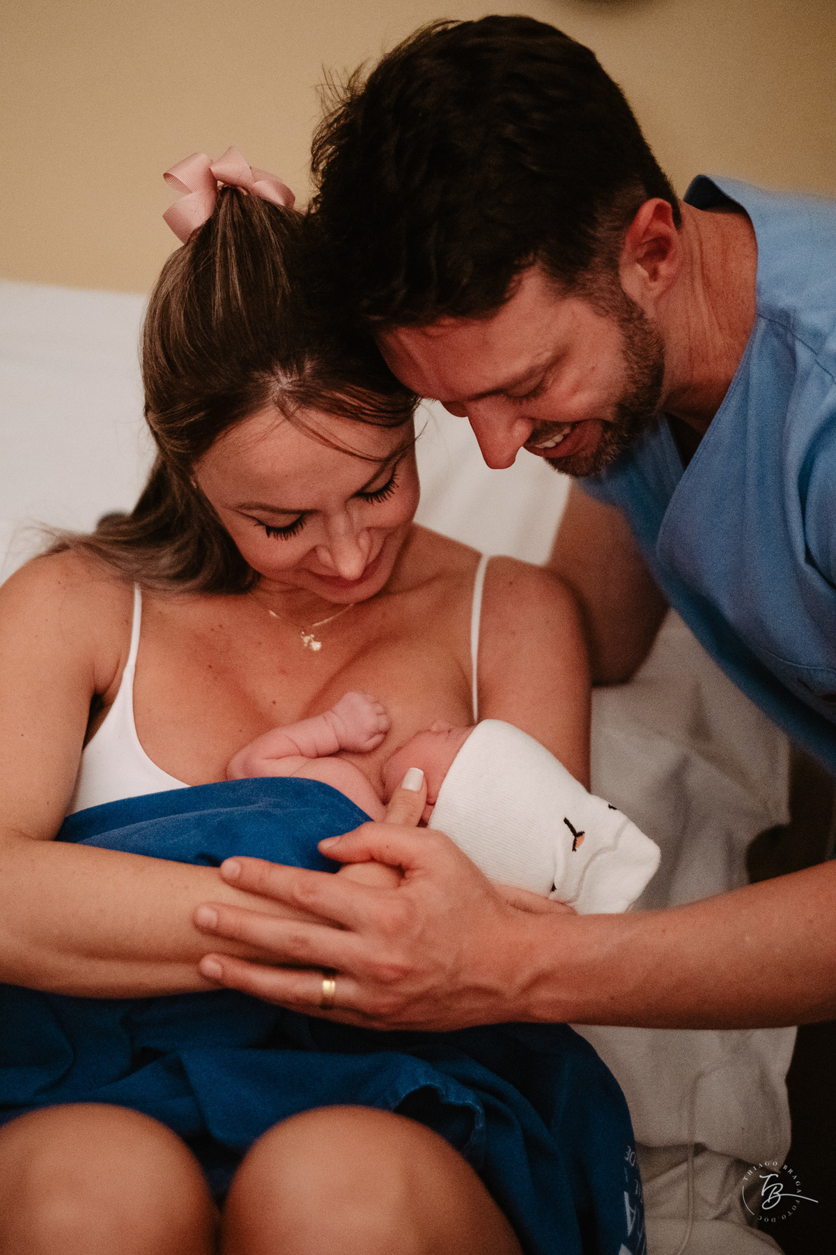 Fotografia de parto normal, na maternidade ilha por Thiago Braga