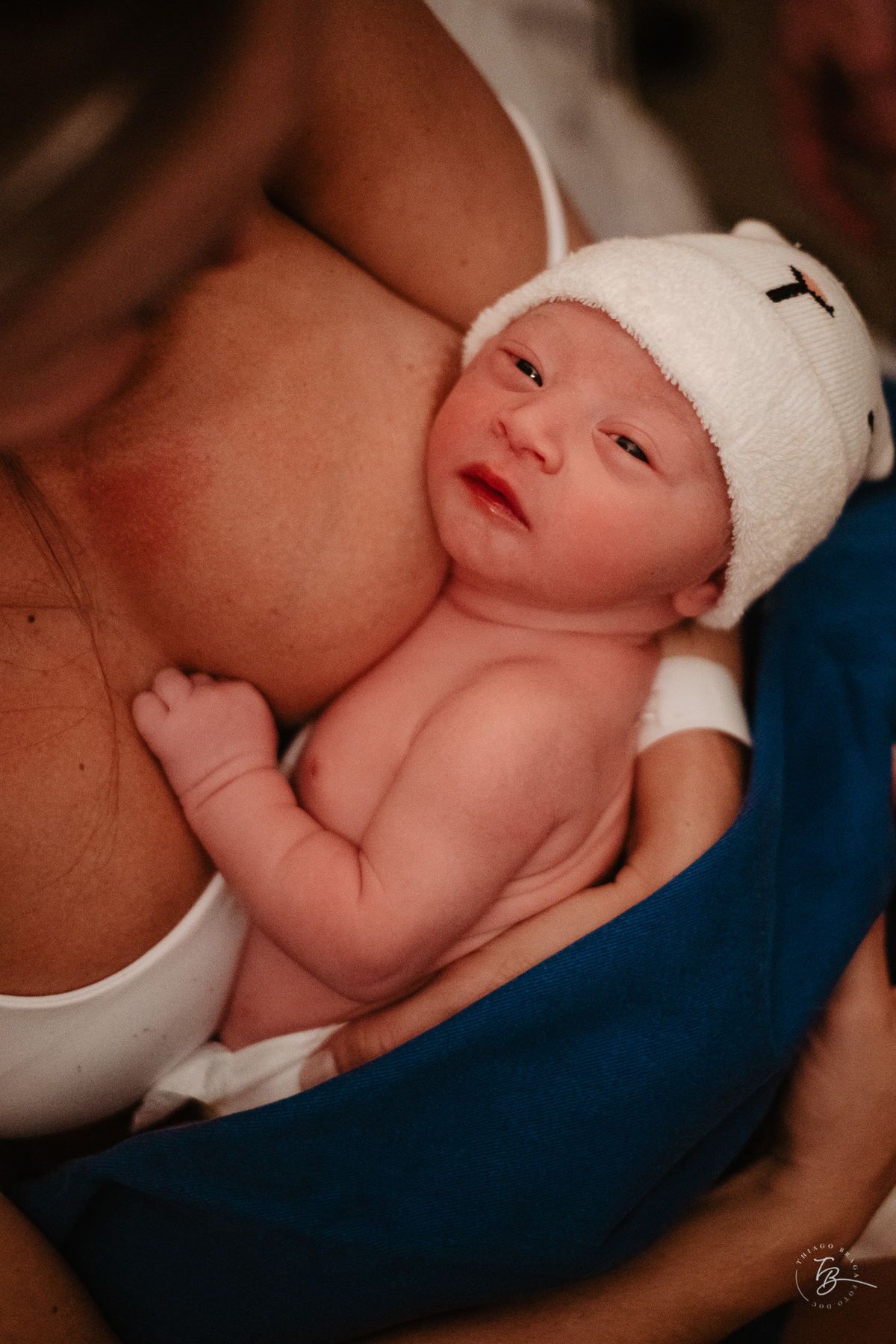 Fotografia de parto normal, na maternidade ilha por Thiago Braga