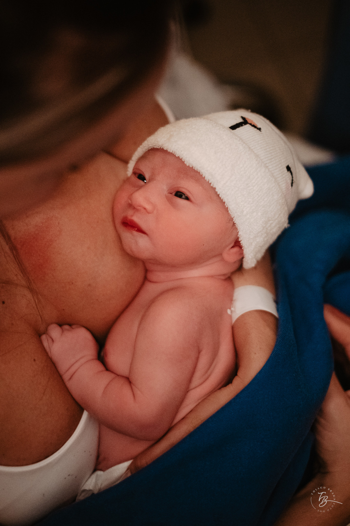 Fotografia de parto normal, na maternidade ilha por Thiago Braga