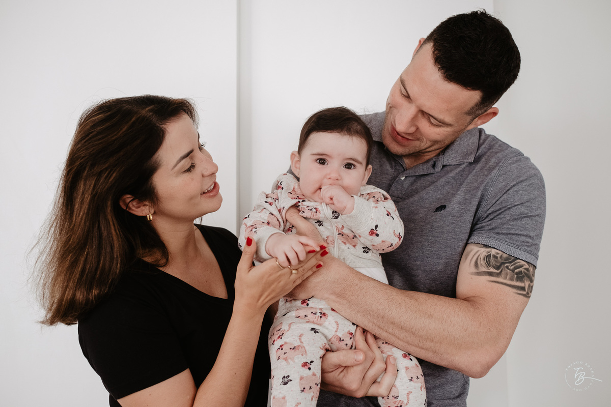 Ensaio de família, acompanhamento bebê, lifestyle, 6 meses da Sofia por Thiago Braga Fotografia.