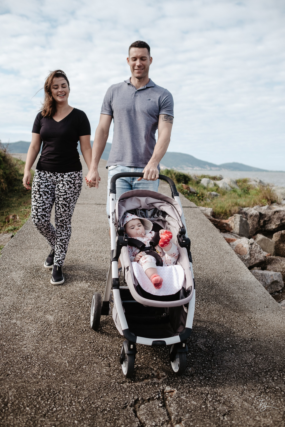 Ensaio de família, acompanhamento bebê, lifestyle, 6 meses da Sofia por Thiago Braga Fotografia.