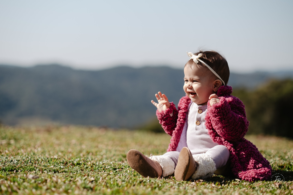 acompanhamento documental de família, 11 meses da Cecília, sessão no sítio em Anitápolis/SC por Thiago Braga fotografia
