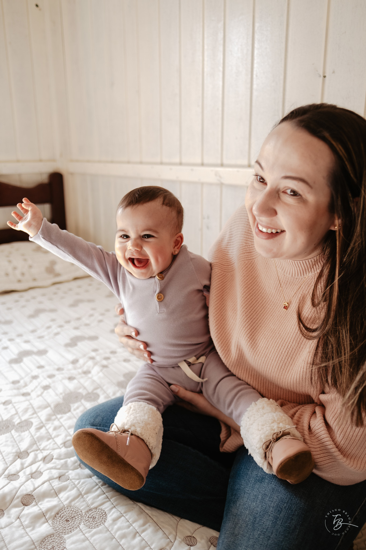 acompanhamento documental de família, 11 meses da Cecília, sessão no sítio em Anitápolis/SC por Thiago Braga fotografia