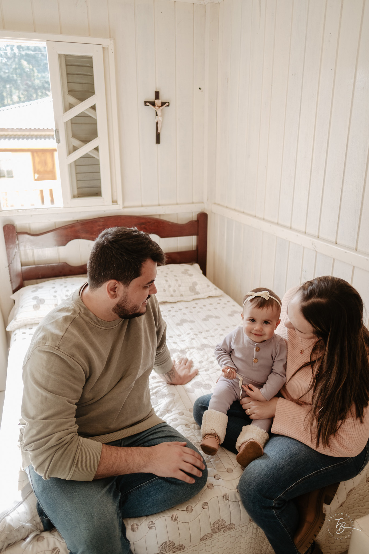 acompanhamento documental de família, 11 meses da Cecília, sessão no sítio em Anitápolis/SC por Thiago Braga fotografia