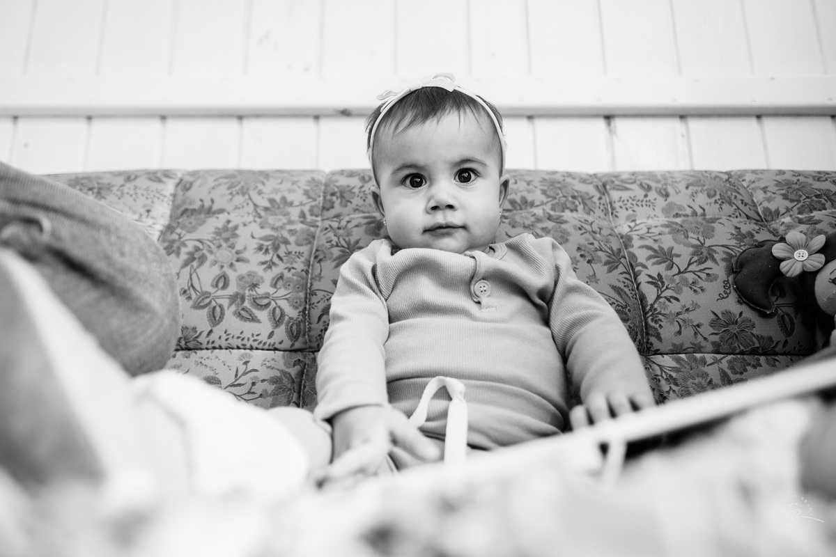 acompanhamento documental de família, 11 meses da Cecília, sessão no sítio em Anitápolis/SC por Thiago Braga fotografia