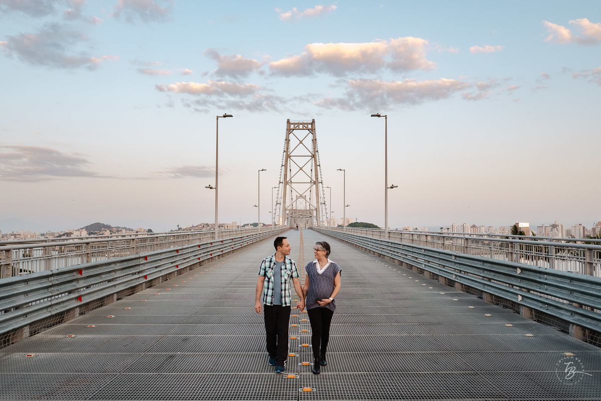 Ensaio gestante na ponte Hercílio Luz em Florianópolis por Thiago Braga fotografia