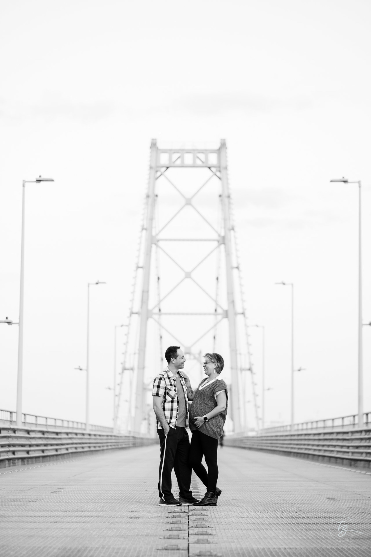 Ensaio gestante na ponte Hercílio Luz em Florianópolis por Thiago Braga fotografia