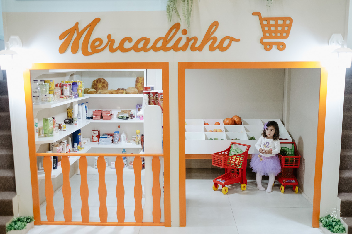 Aniversário infantil no espaço conceito