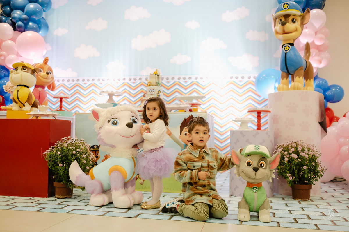 Aniversário infantil no espaço conceito