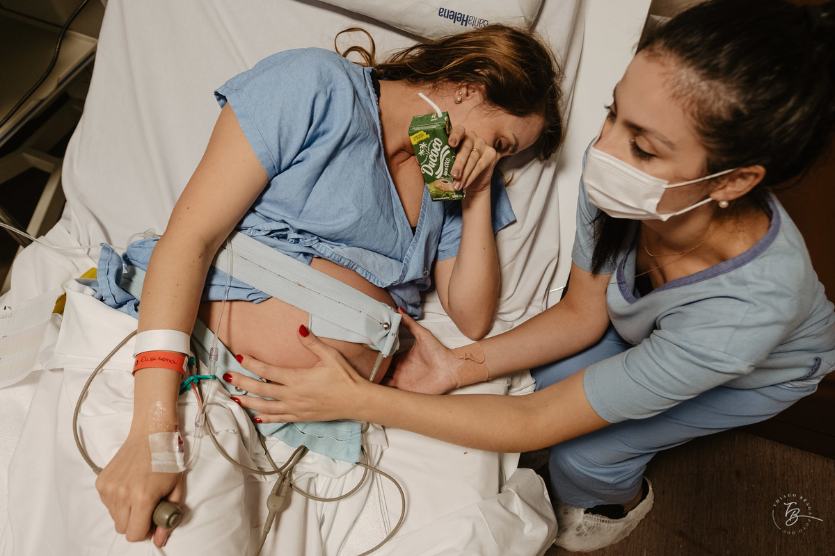 parto normal na maternidade santa helena, a chegada do enrico, por Thiago Braga Fotografia.