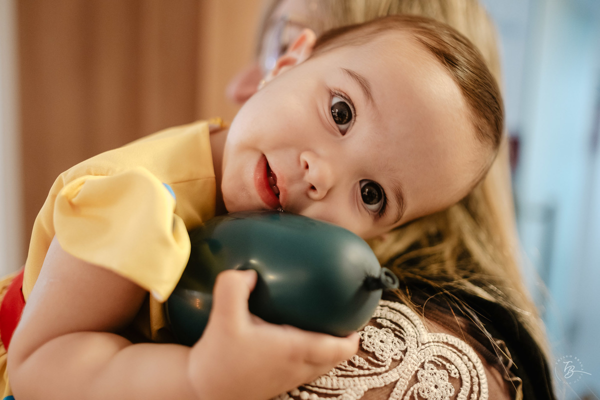 aniversário documental em jurere, primeiro aninho da Marina, por Thiago Braga Fotografia