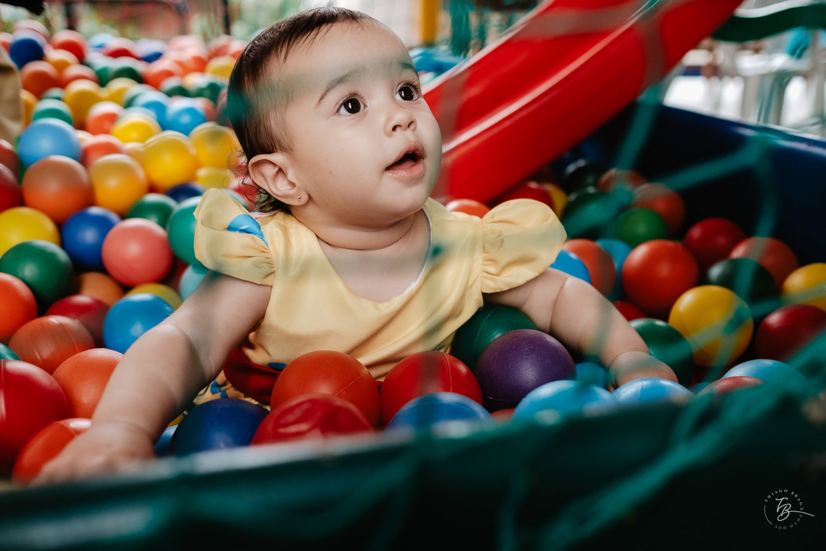 aniversário documental em jurere, primeiro aninho da Marina, por Thiago Braga Fotografia