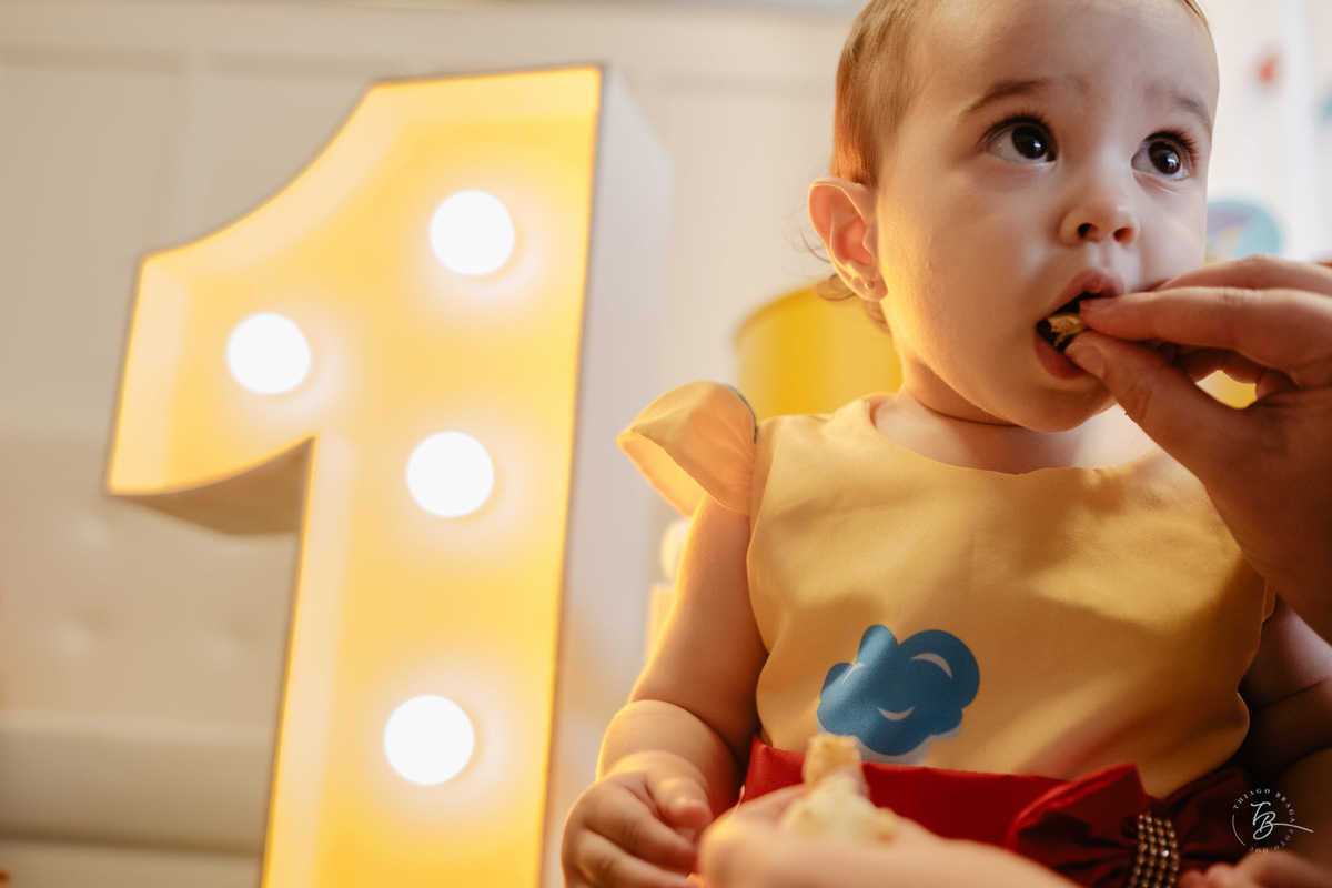 aniversário documental em jurere, primeiro aninho da Marina, por Thiago Braga Fotografia