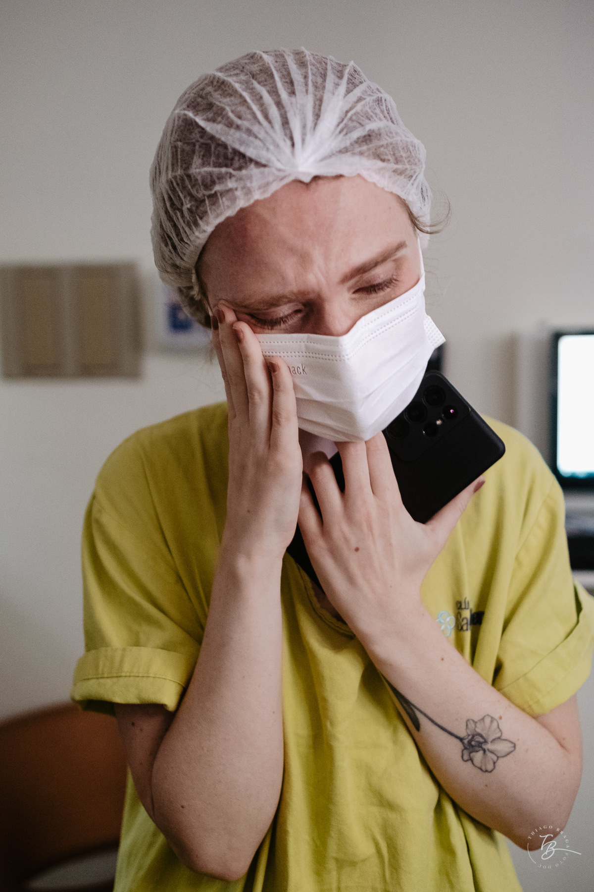 Fotografia de nascimento, parto humanizado na maternidade Santa Helena por Thiago Braga fotografia