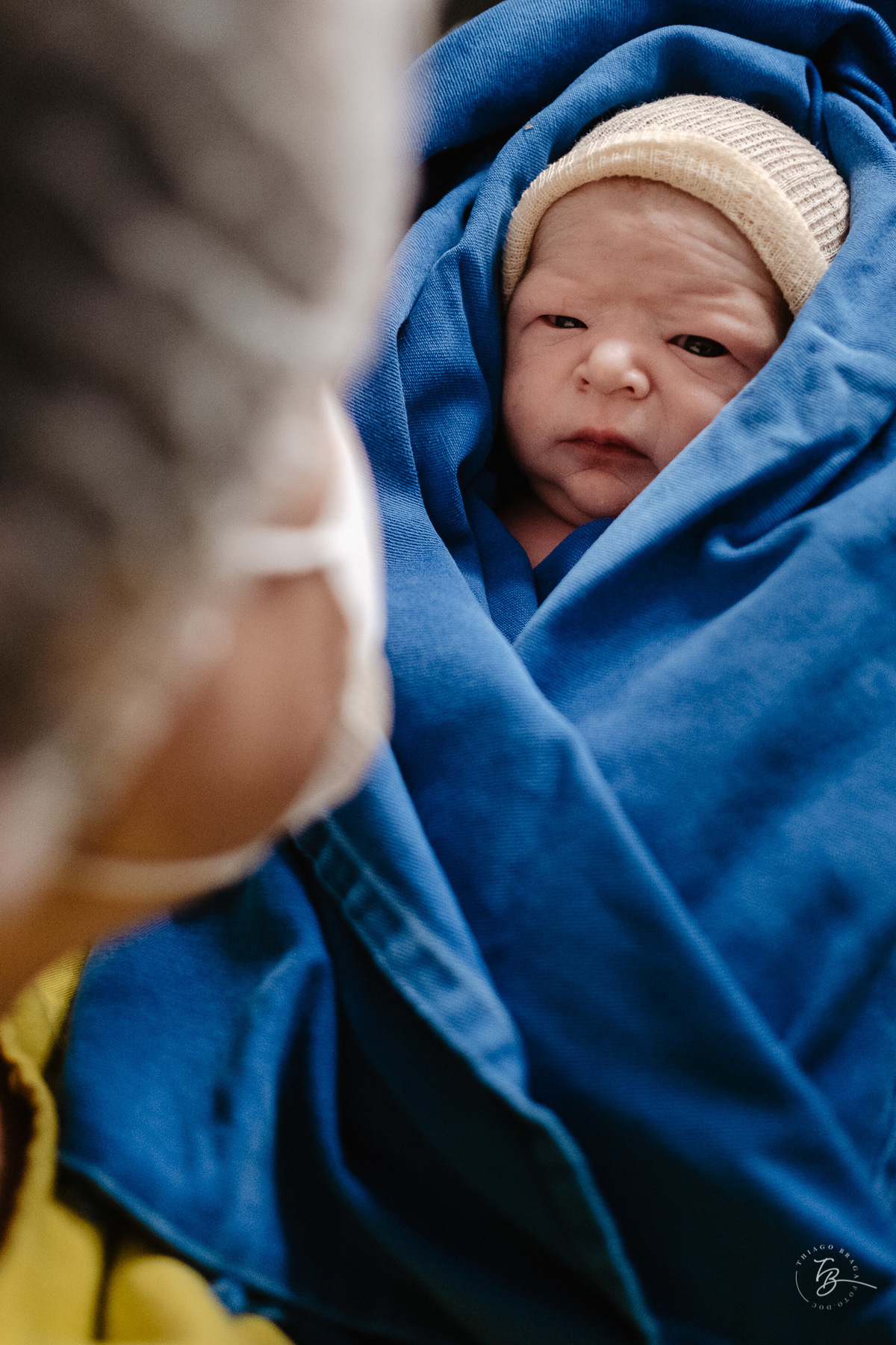 Fotografia de nascimento, parto humanizado na maternidade Santa Helena por Thiago Braga fotografia