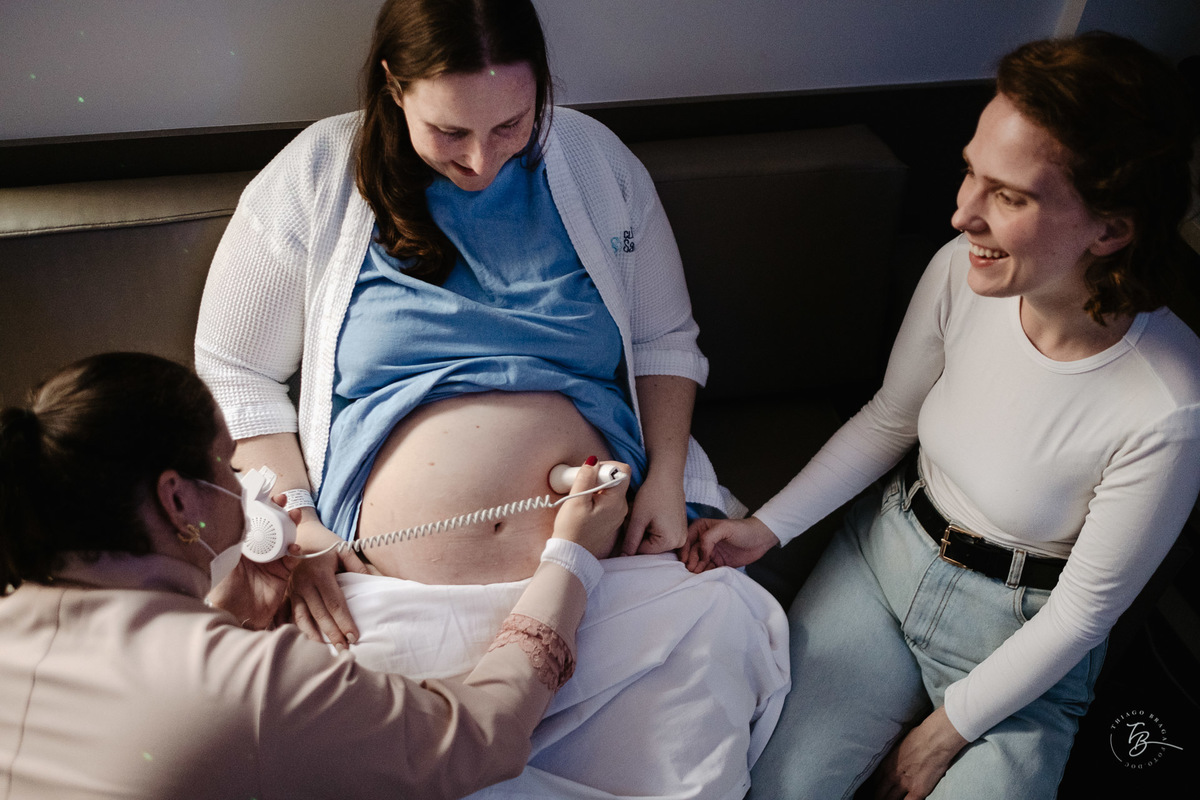 Fotografia de nascimento, parto humanizado na maternidade Santa Helena por Thiago Braga fotografia