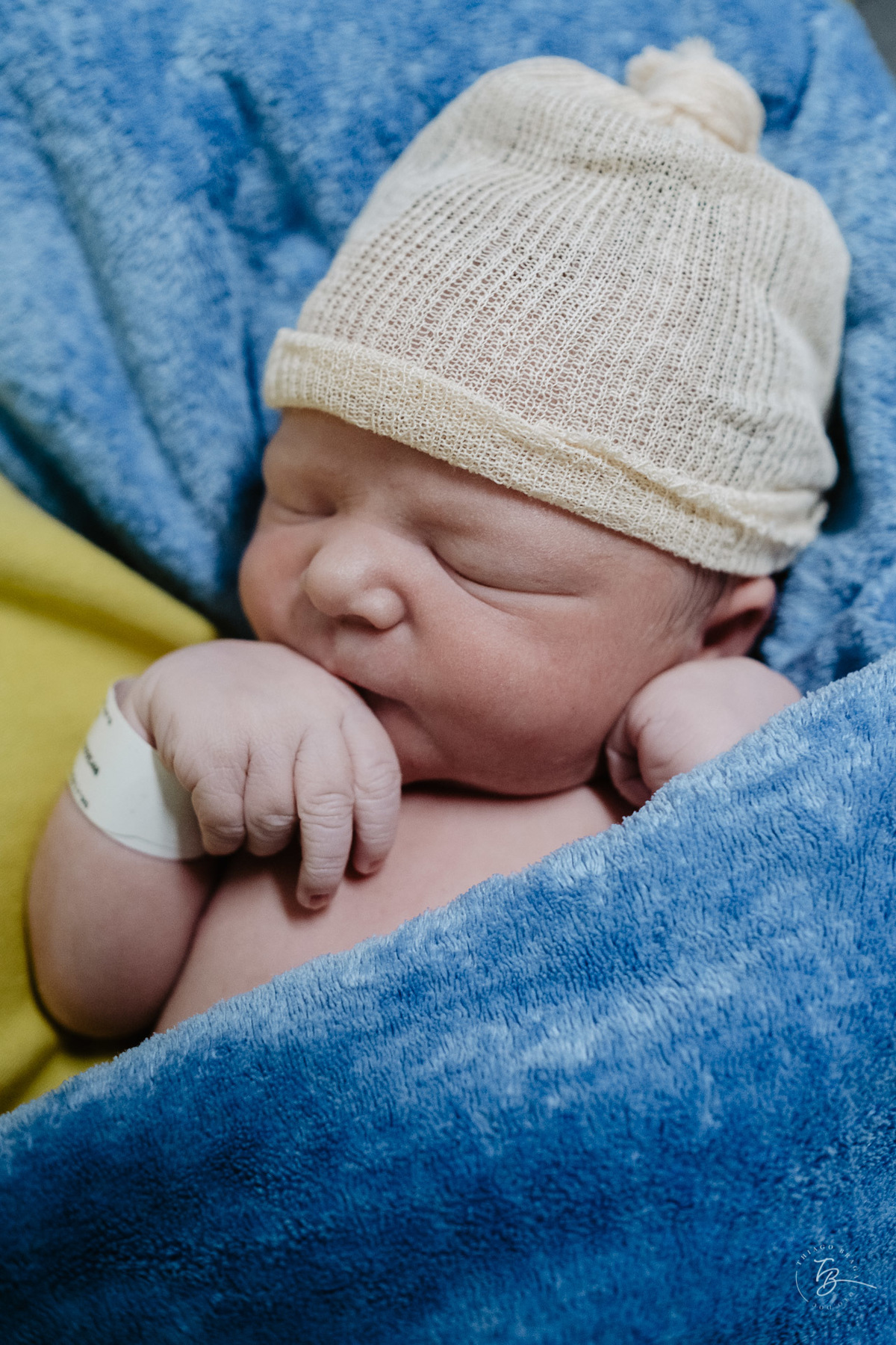 Fotografia de nascimento, parto humanizado na maternidade Santa Helena por Thiago Braga fotografia