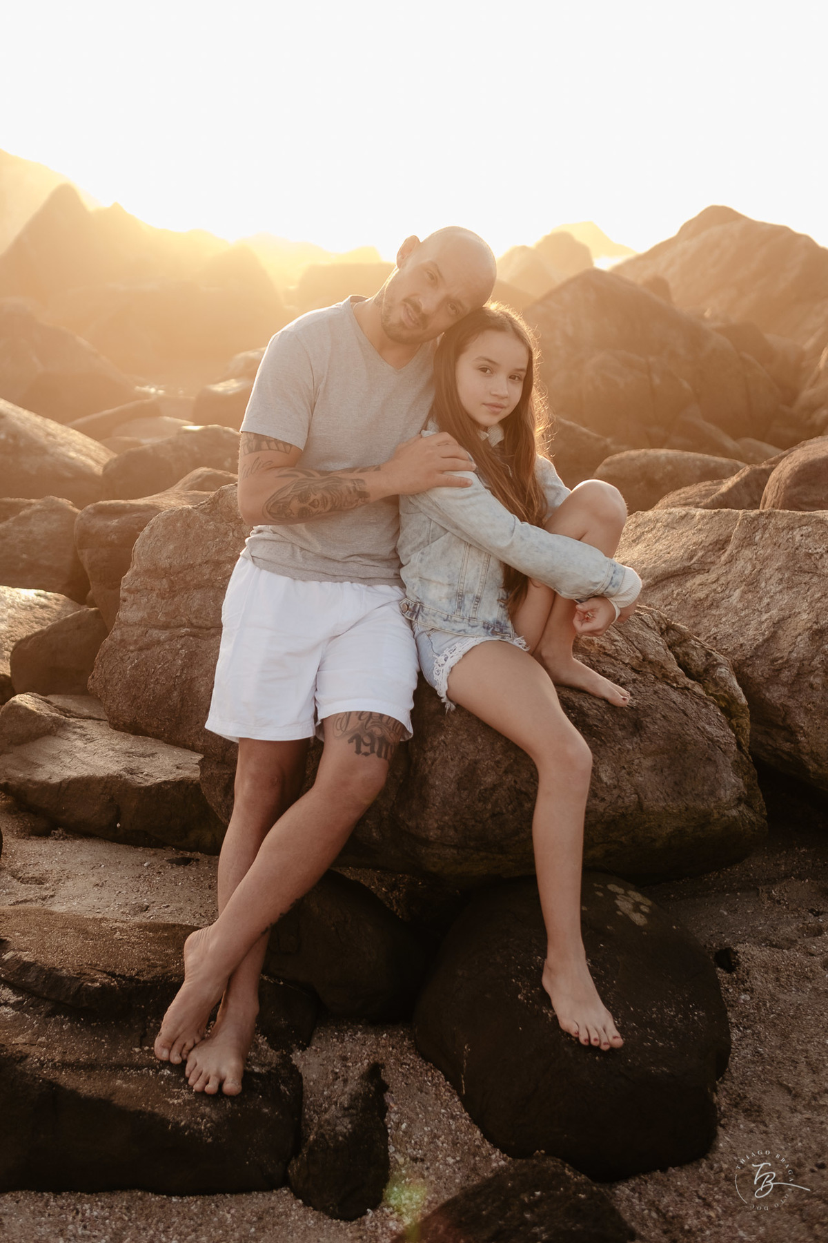 Ensaio gestante no amanhecer da praia da Armação Florianópolis/SC, espera da Rafaela por Thiago Braga