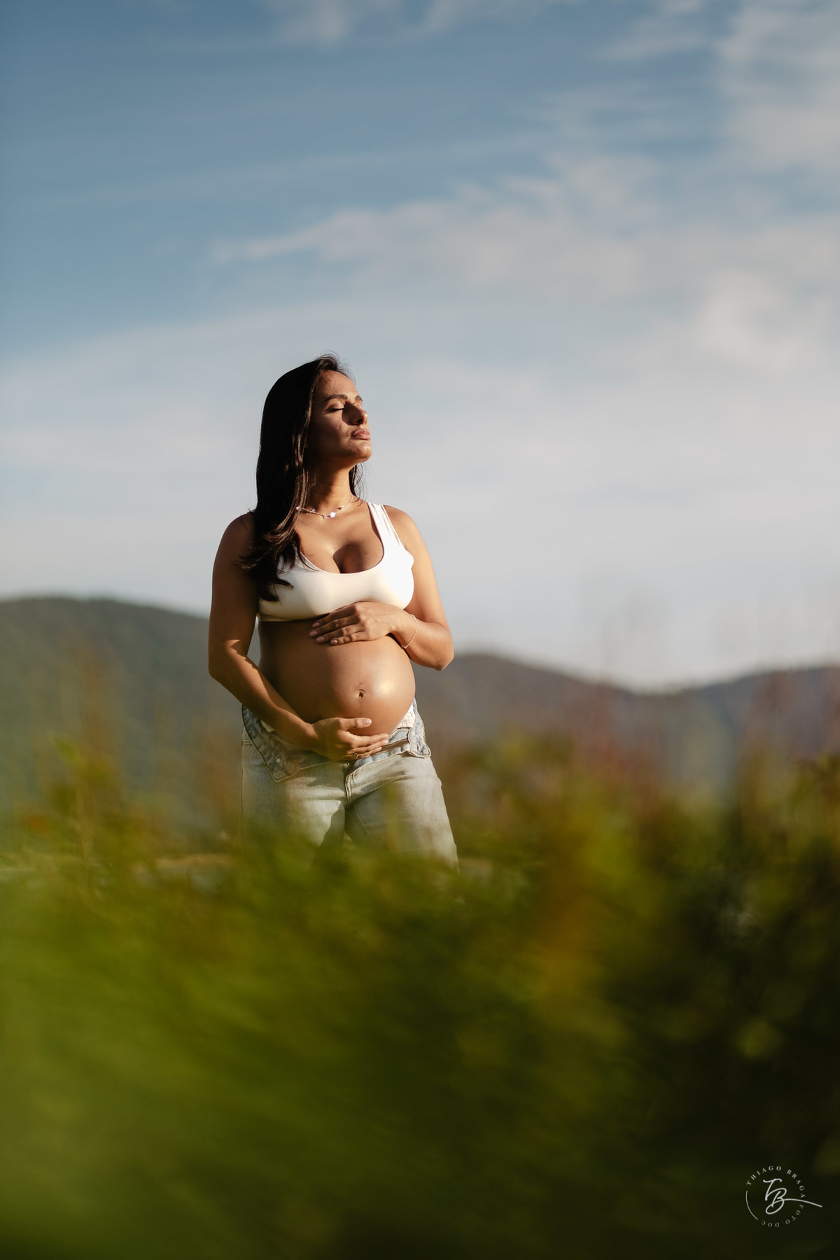 Ensaio gestante no amanhecer da praia da Armação Florianópolis/SC, espera da Rafaela por Thiago Braga