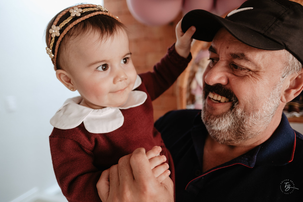 o dia do aniversário da Cecília, aniversário em casa, documental de família por Thiago Braga