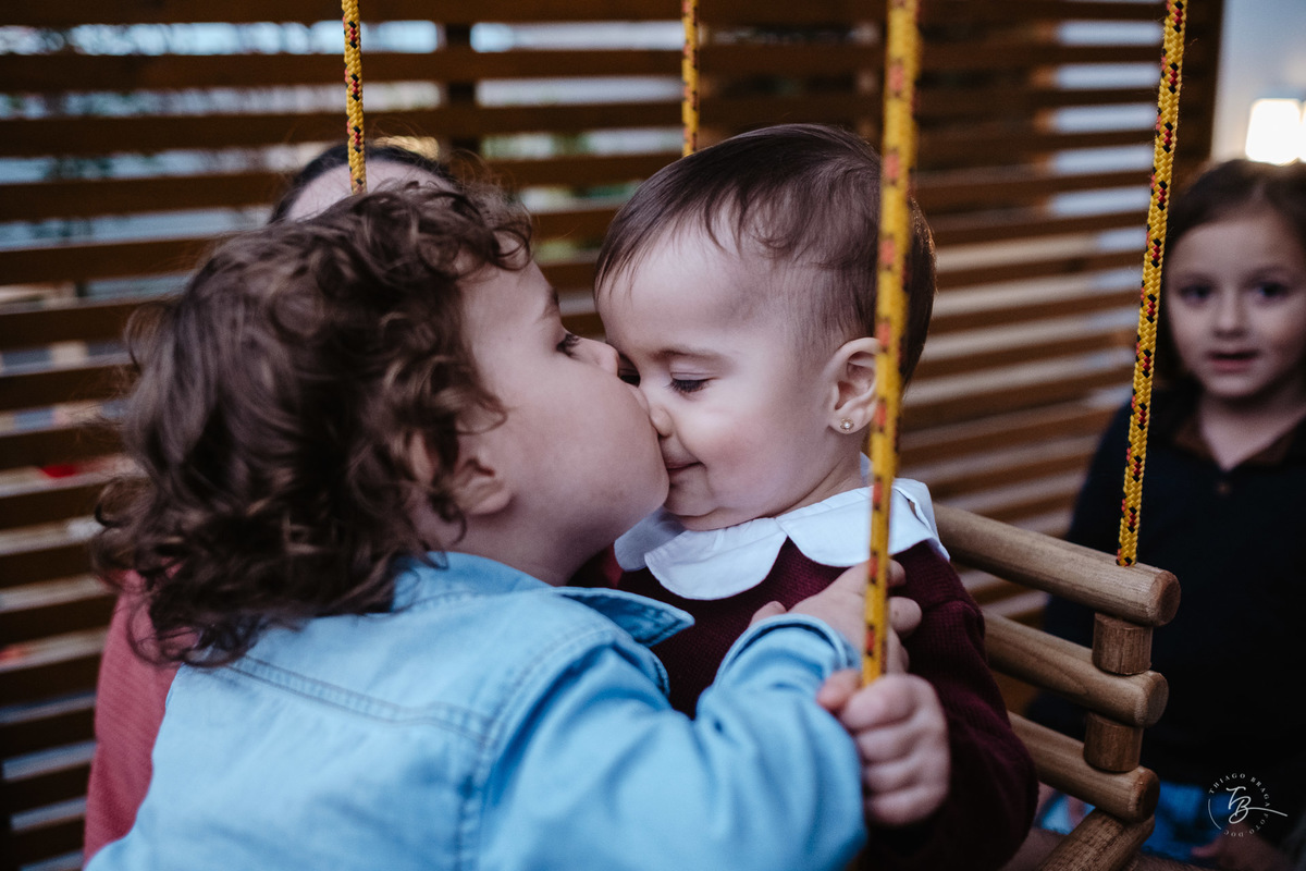 o dia do aniversário da Cecília, aniversário em casa, documental de família por Thiago Braga