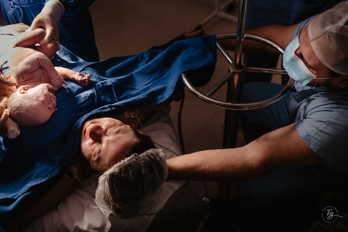 nascimento, parto cesarea, liz, ilha maternidade por Thiago braga fotografia